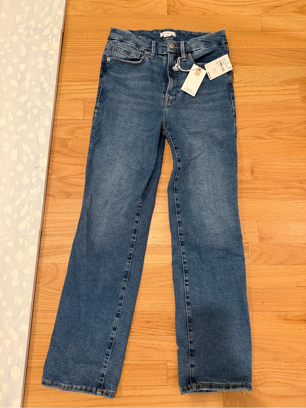 Good American Always Fits straight leg jeans